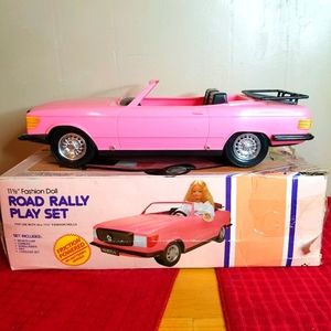 Fashion doll car